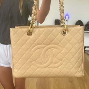 COPY - Chanel GST tote used. Beige color.